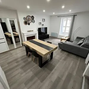 Appartement T3 Lumineux Et Renove, Aurillac